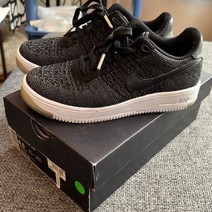 Wmns Nike Flyknit Air Force 1 black/white size 6.5W